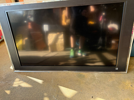 Sony LCD Digital Color TV 52” KDL-52XBR4
