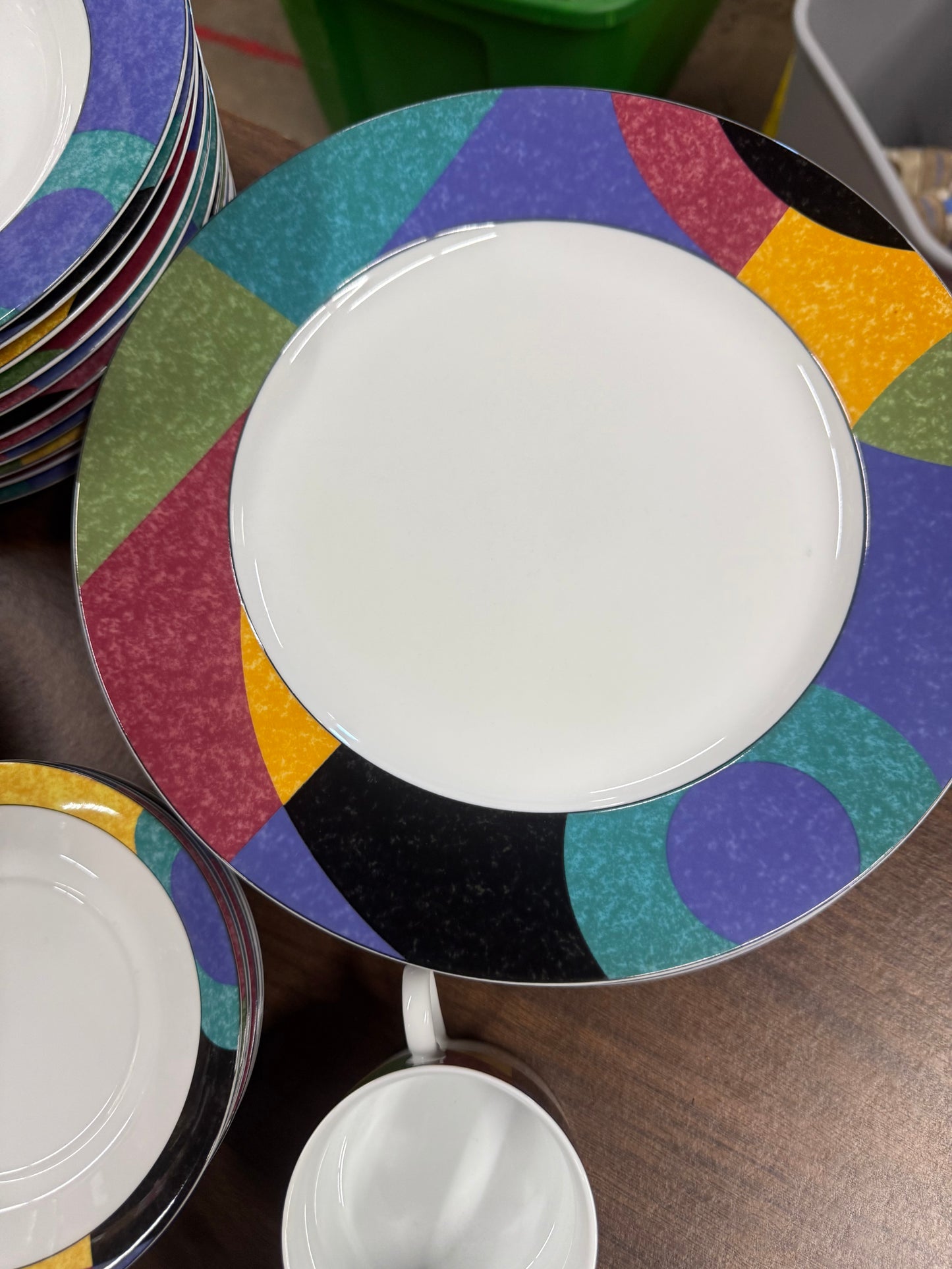 Mikasa California M5101 Currents China Plate 37 Piece Set with cups