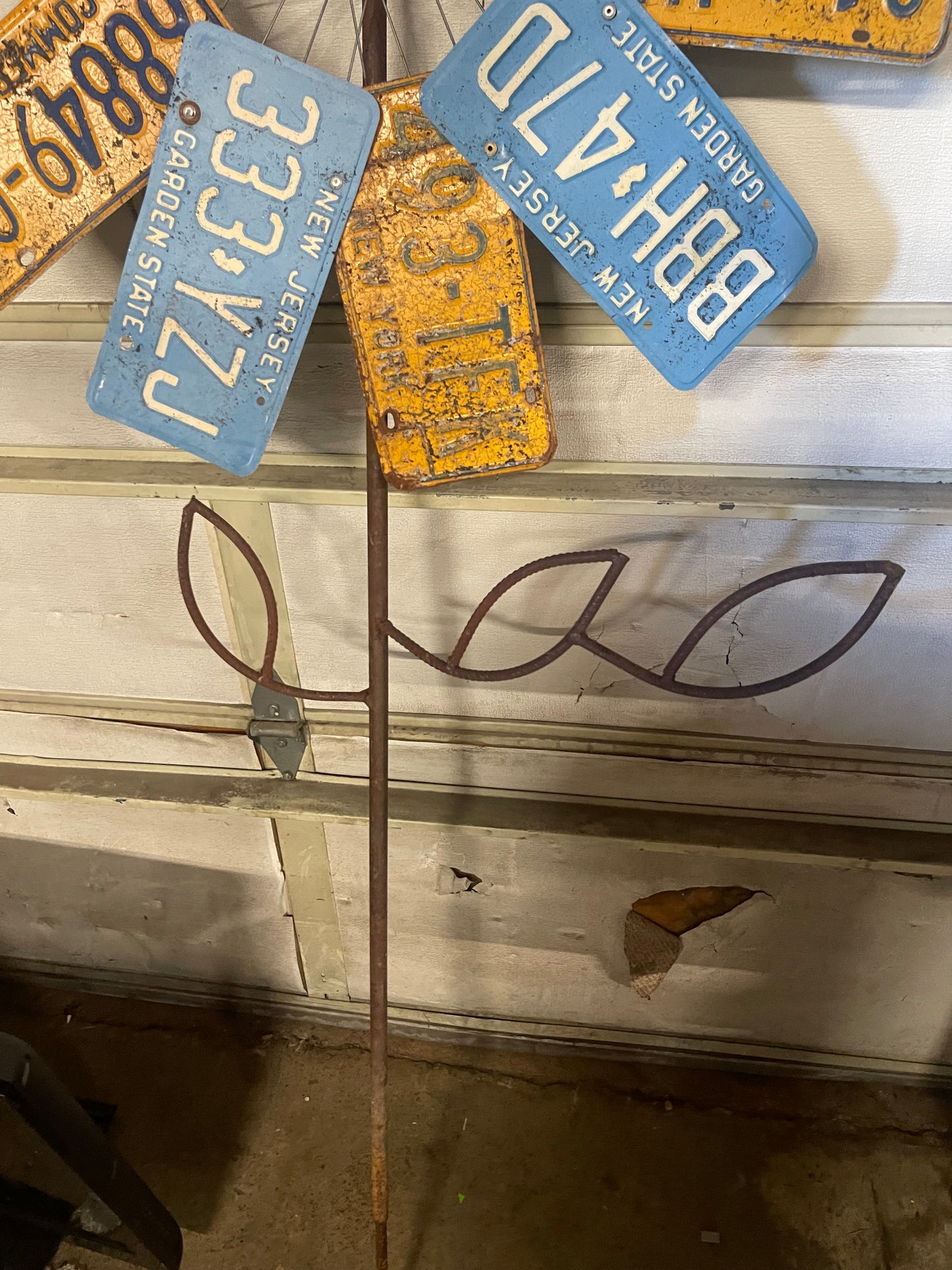 Vintage Garden Farm license Plate WindMill Flower Design