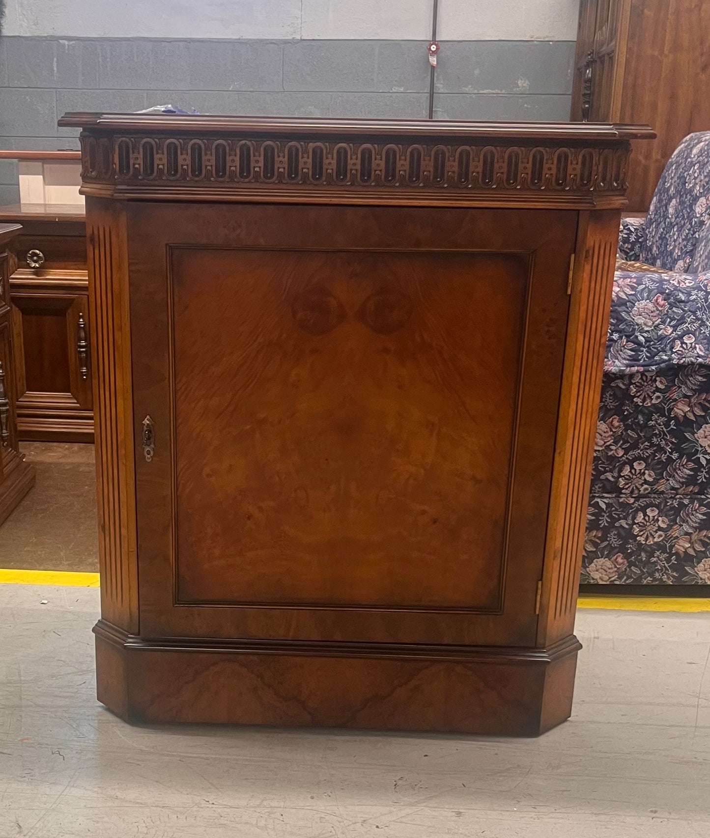 Priba Furniture Co.Corner Cabinet with Key Made in England