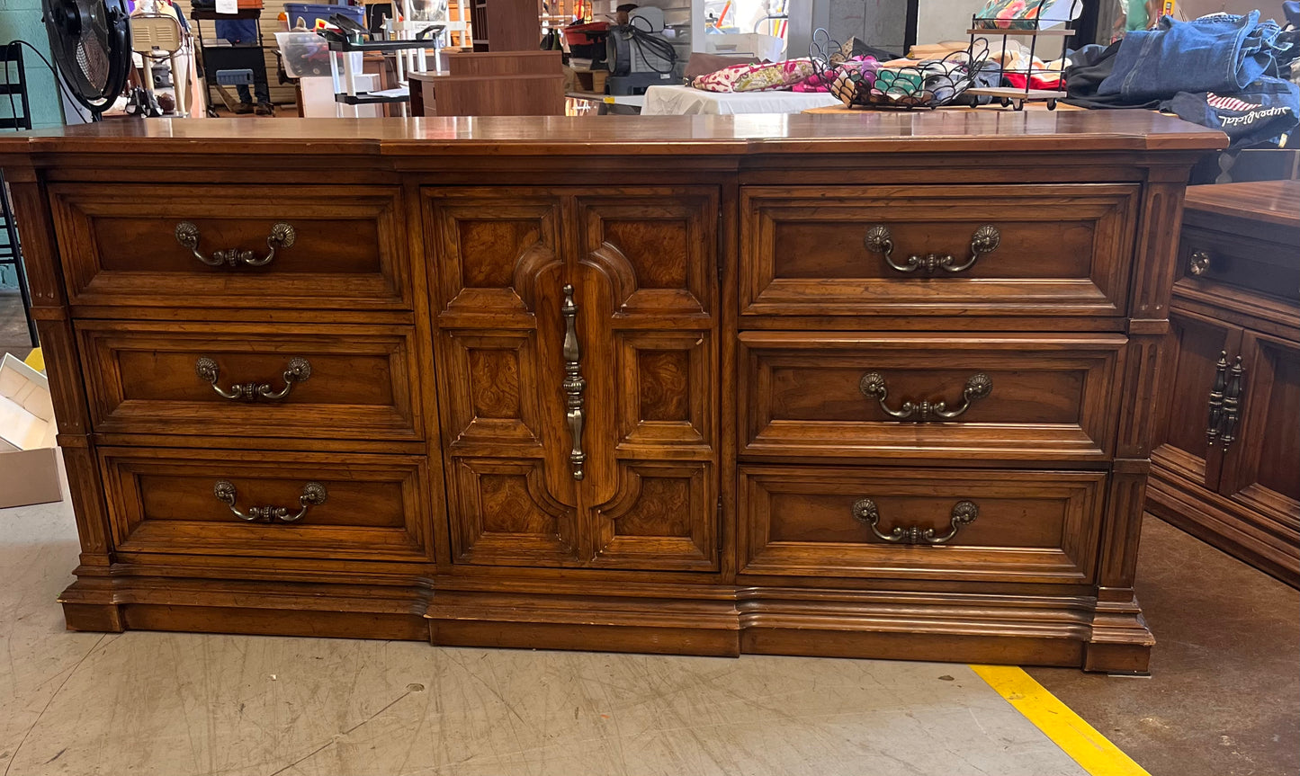 Drexel Heritage Vanessa Collection Italian Mediterranean Style Triple Door Dresser 521-132-2