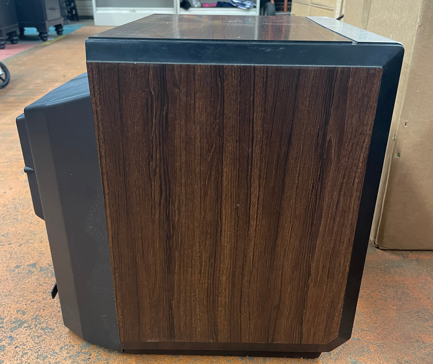 Vintage 1986 Wood Grain Zenith Color Portable TV Retro Gaming C1312W Television