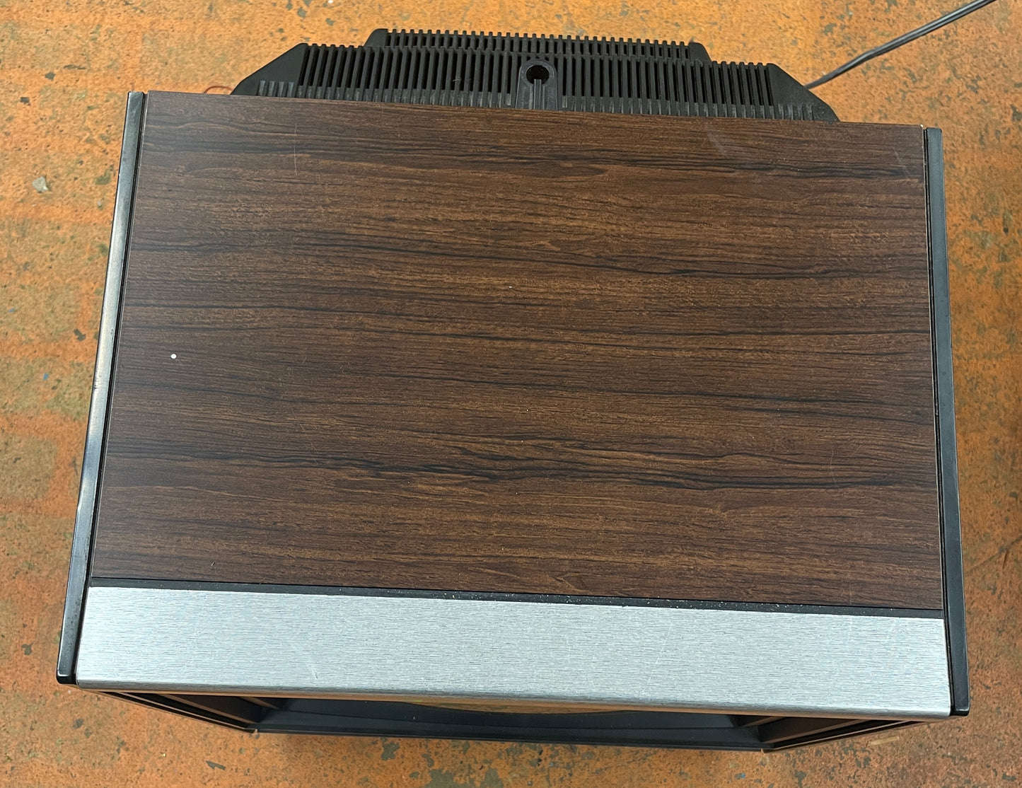 Vintage 1986 Wood Grain Zenith Color Portable TV Retro Gaming C1312W Television