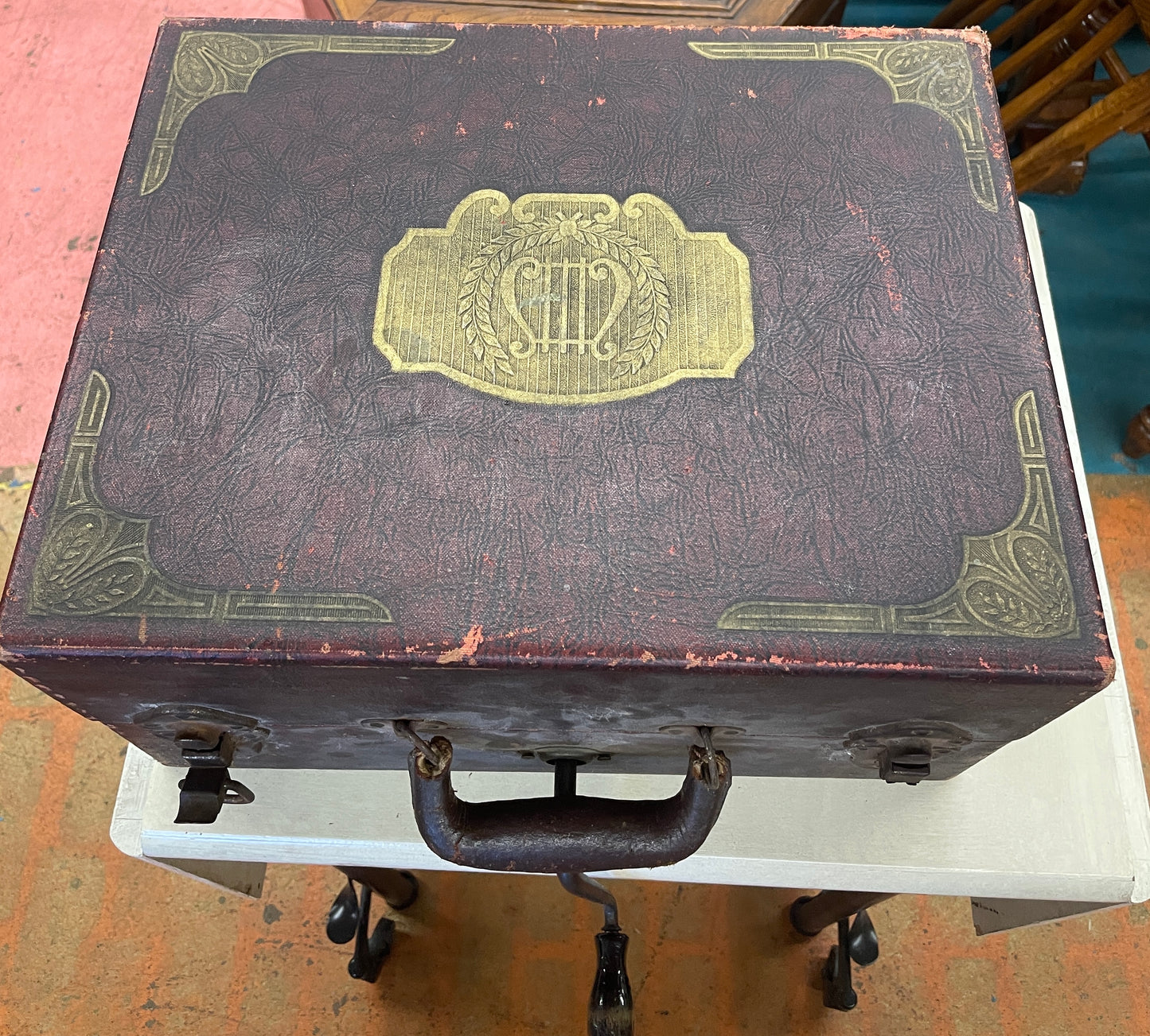 Vintage 1930 Portable Phonograph Gramophone Wind Up Record Player (Not Working)