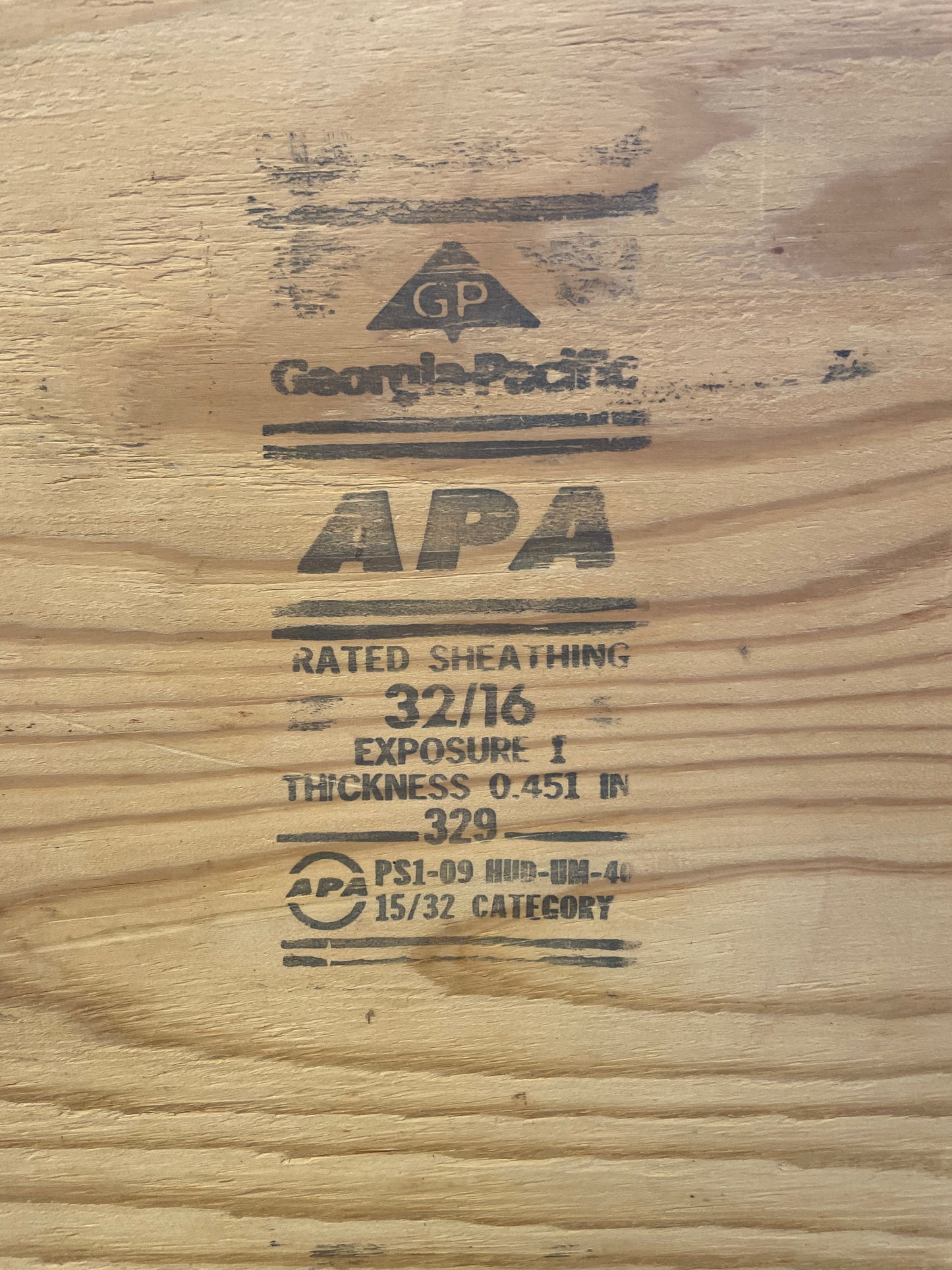 Georgia Pacific 15/32-inch X 4-ft X 8-ft Pine Plywood Sheathing Panels