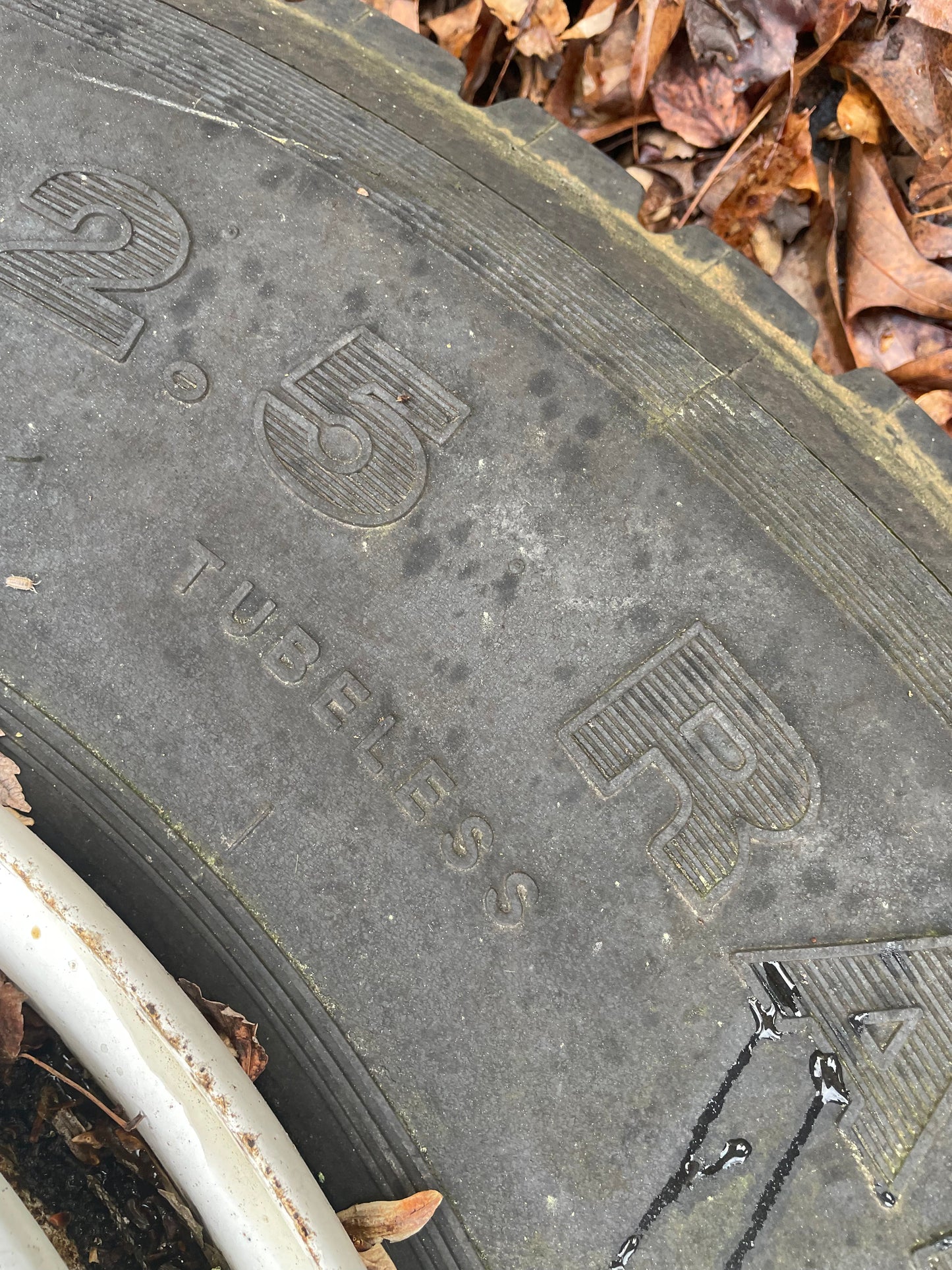 Rim, RR, Tractor Trailer Rim with tire, Nr 1