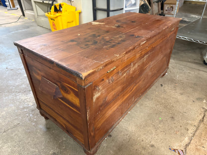 Cedar Blanket Chest With Handles