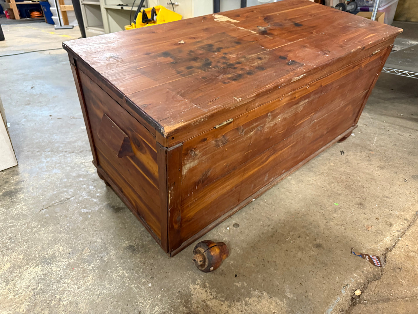 Cedar Blanket Chest With Handles