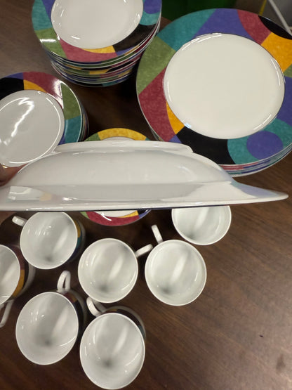 Mikasa California M5101 Currents China Plate 37 Piece Set with cups