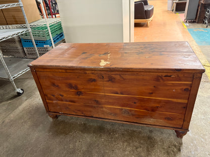 Cedar Blanket Chest With Handles