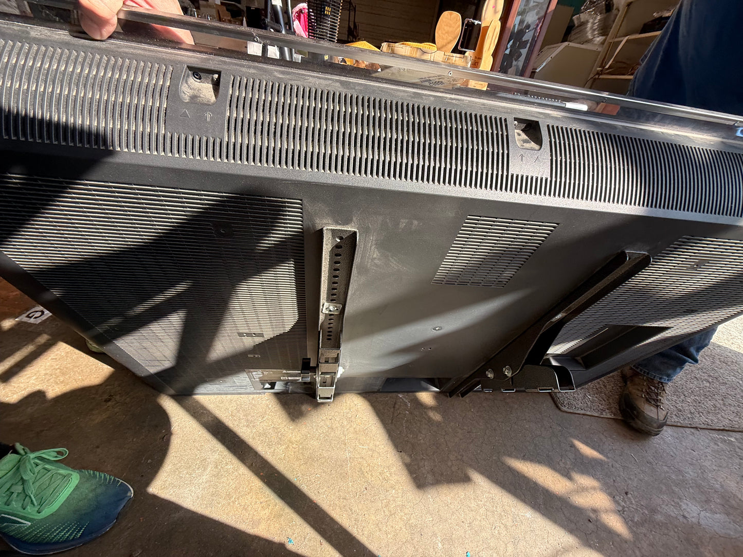Sony LCD Digital Color TV 52” KDL-52XBR4