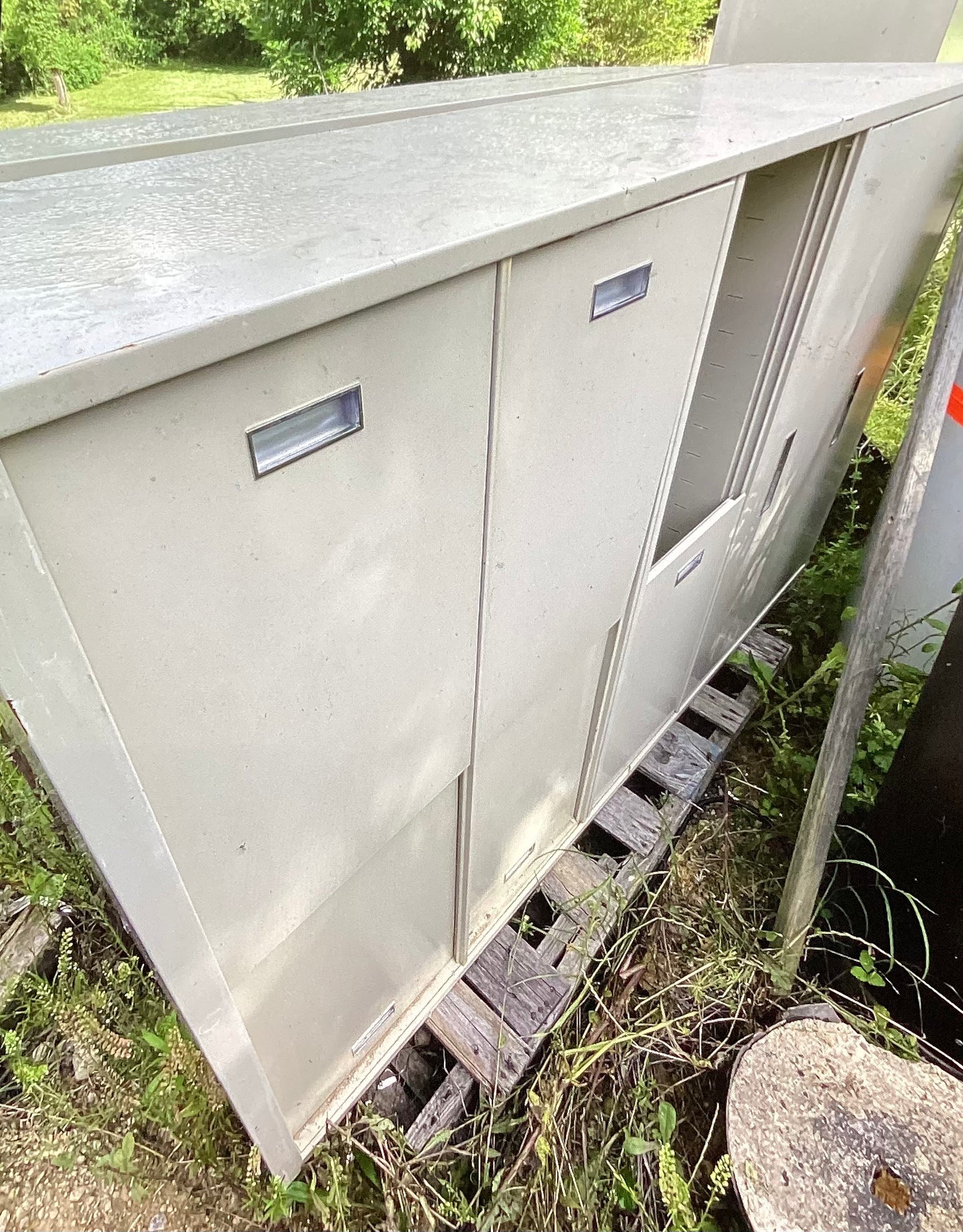 Shelves, RR, Metal Cabinet