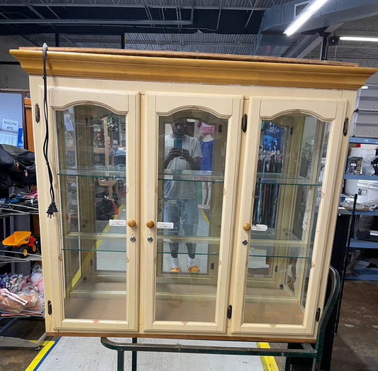 2 Tier Hutch/Storage Cabinet With Key