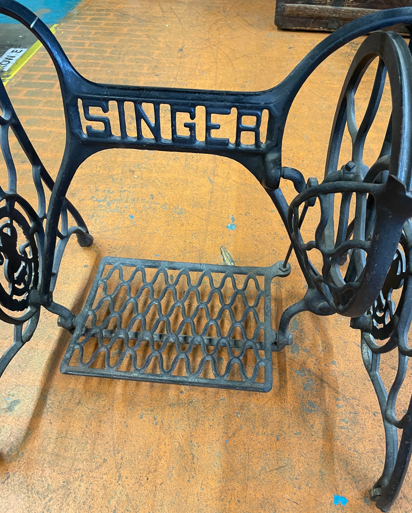 ANTIQUE SINGER TREADLE SEWING MACHINE, CAST IRON TABLE BASE, Wooden Top