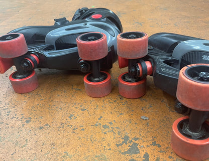 Roller Derby Brand Roller Skates. Boy's Sz 3-6. Red & Black, Skull & Crossbones.