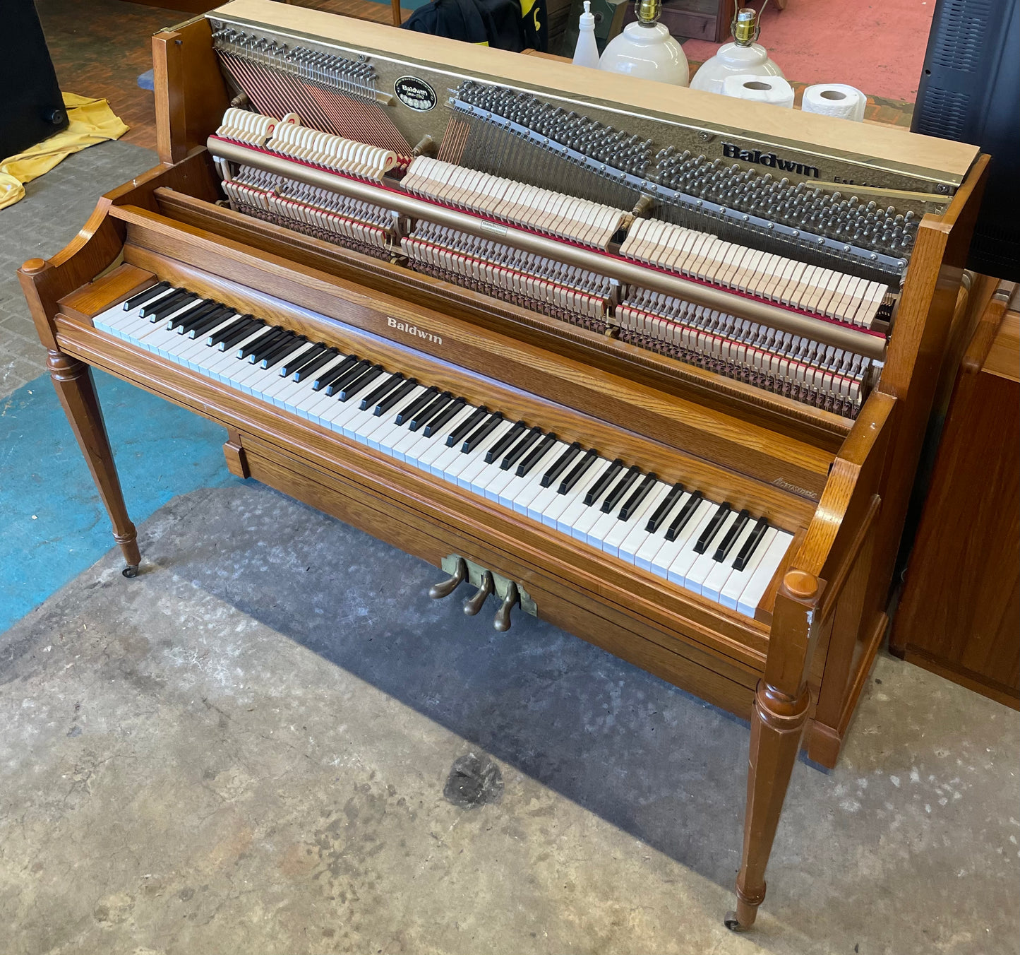 Baldwin 2095 Acrosonic Concert console in Traditional Oak With Bench