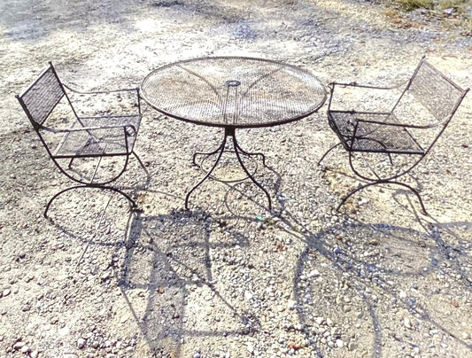 Round Outdoor Table & Two Chairs, RR