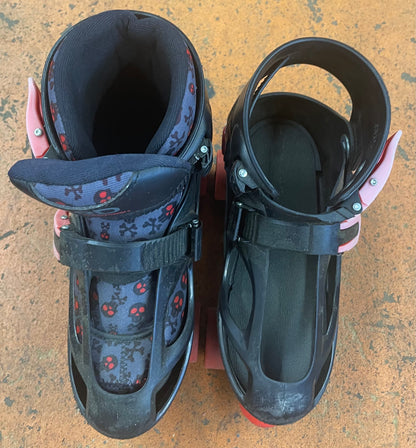Roller Derby Brand Roller Skates. Boy's Sz 3-6. Red & Black, Skull & Crossbones.