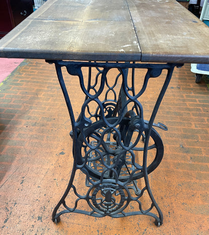 ANTIQUE SINGER TREADLE SEWING MACHINE, CAST IRON TABLE BASE, Wooden Top