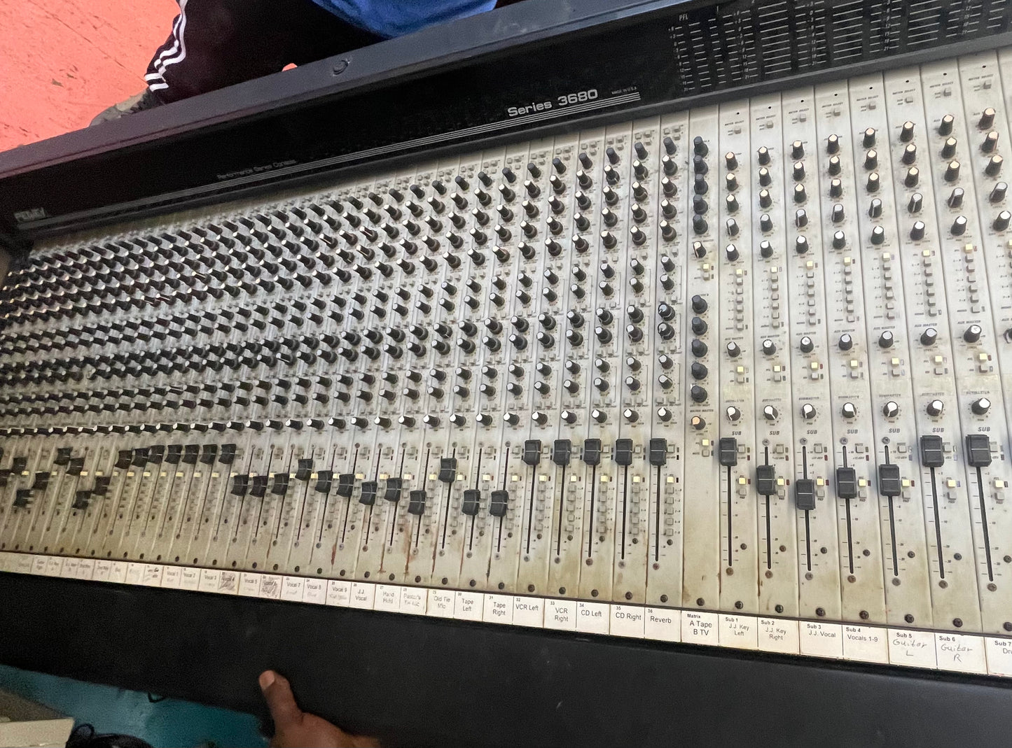 Sound Board, Peavey Performance Series Console