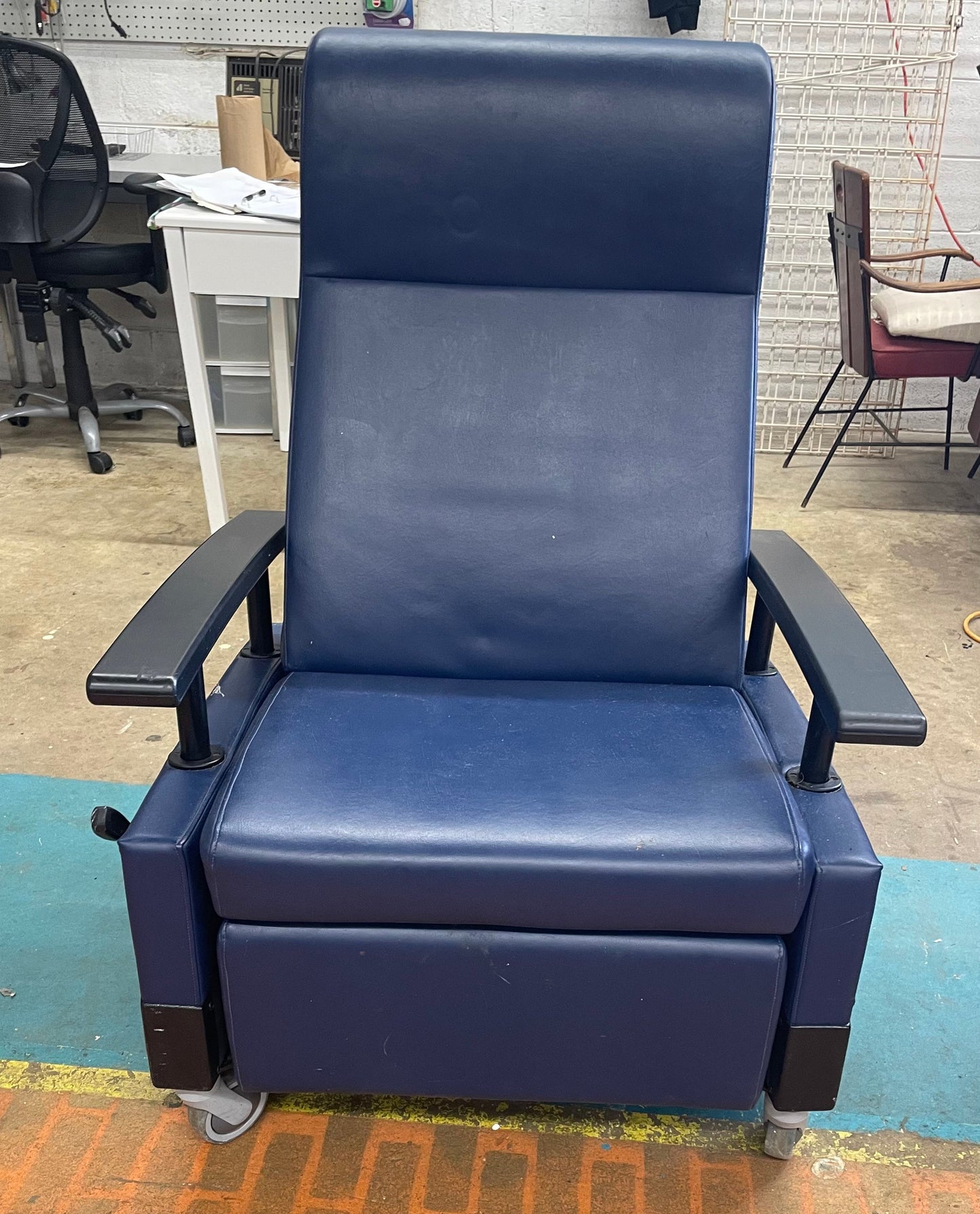 Chair, SAE, Hill-Rom Lay Flat Recliner P9084 Blue