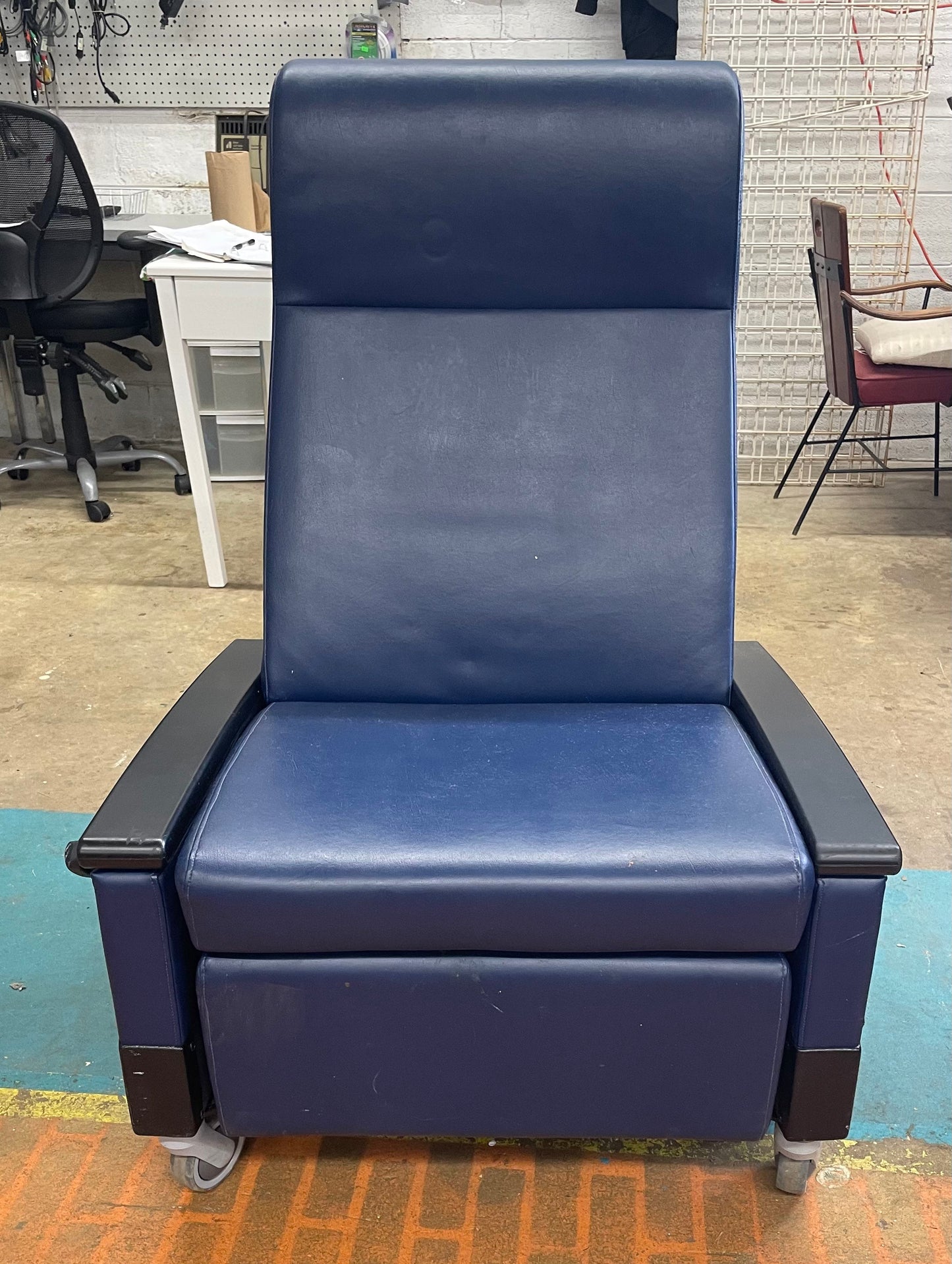 Chair, SAE, Hill-Rom Lay Flat Recliner P9084 Blue