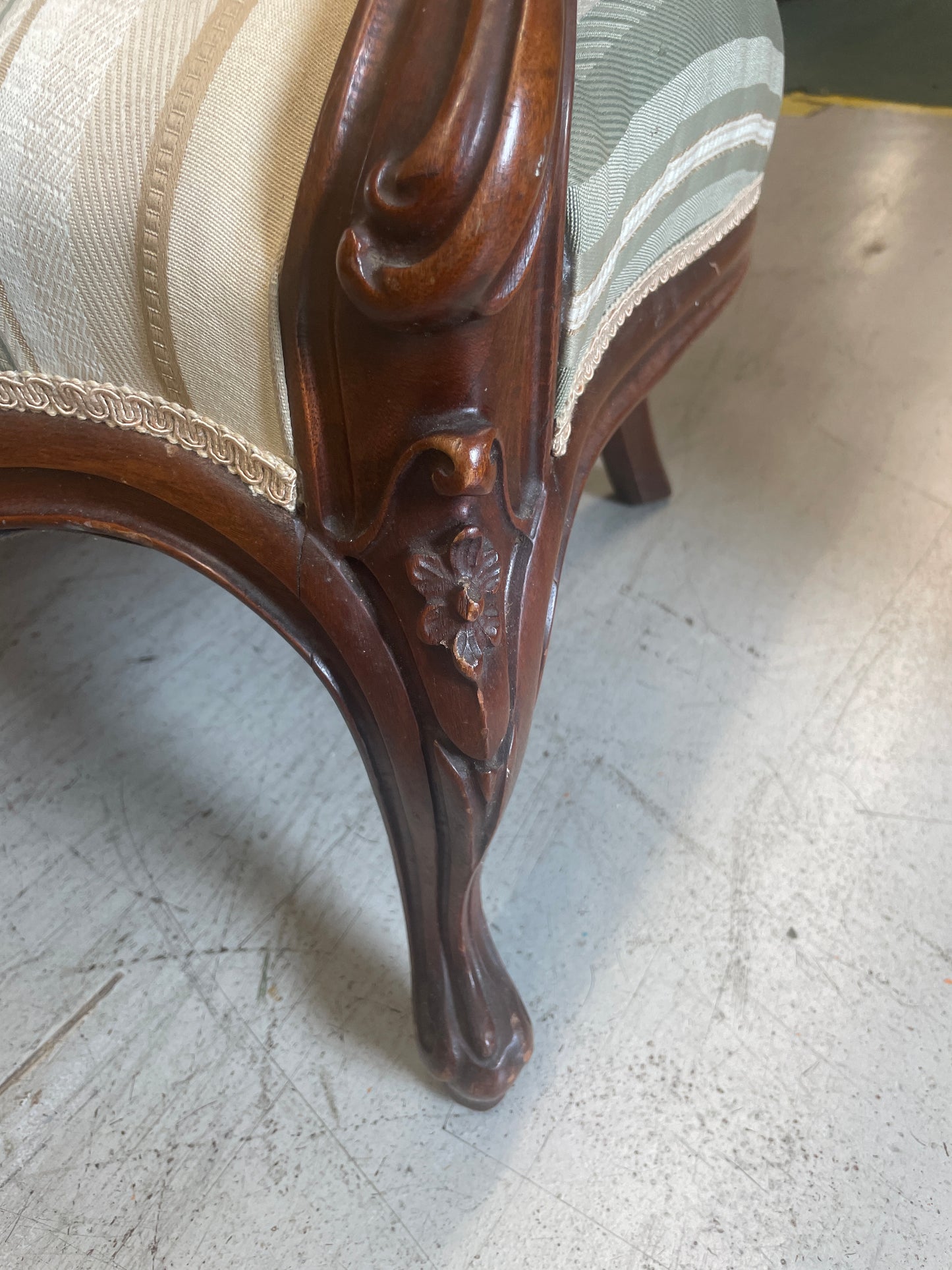 French Victorian Antique Hand Carved Roses Walnut Parlor Chair