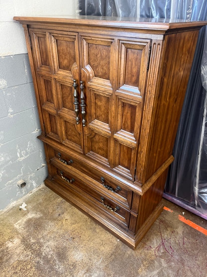 DREXEL HERITAGE Vanessa Italian Collection 42" Door Chest 521-420-2