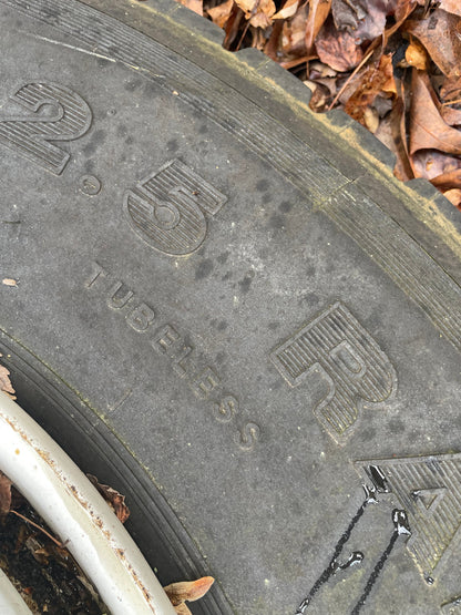 Rim, RR, Tractor Trailer Rim with tire, Nr 1