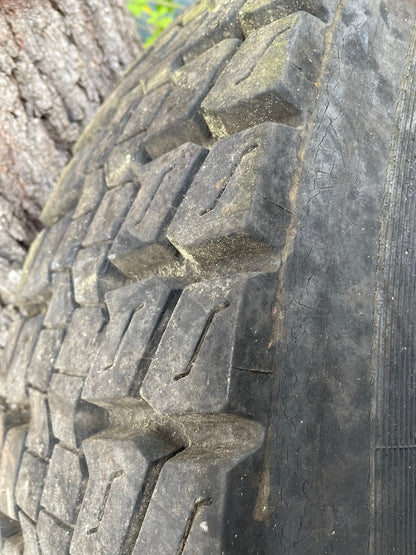 Rim, RR, Tractor Trailer Rim with tire, Nr 1