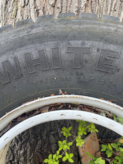 Rim, RR, Tractor Trailer Rim with tire, Nr 1